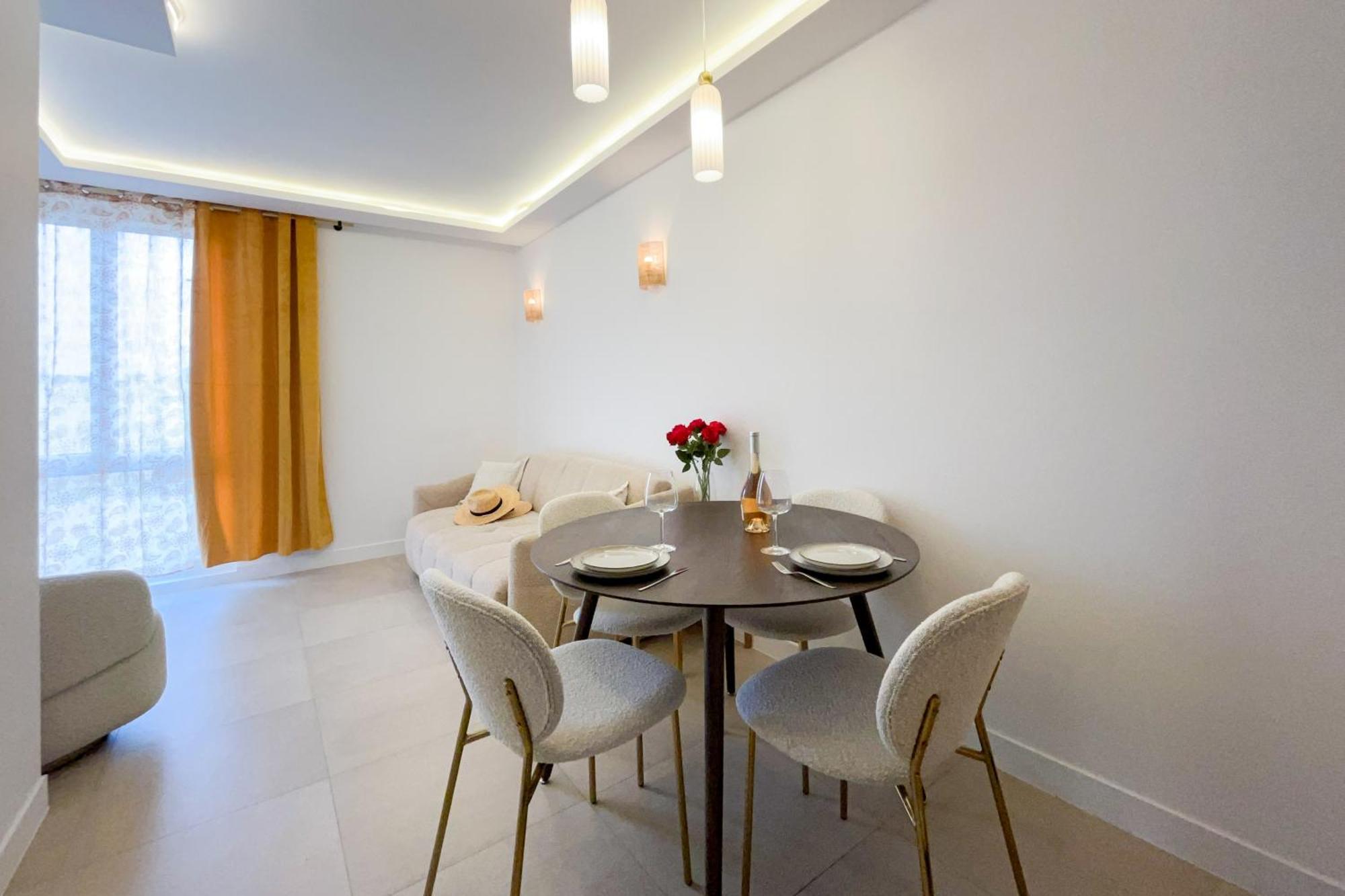 Ideal Sur Le Port - Vip